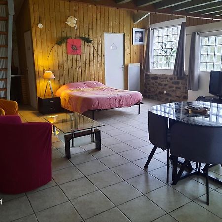 Gite De La Nouasse Quebriac ภายนอก รูปภาพ